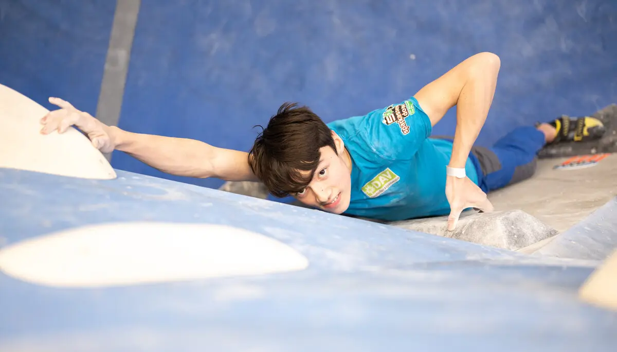 Kletternder Jugendlicher | © DAV Neu-Ulm