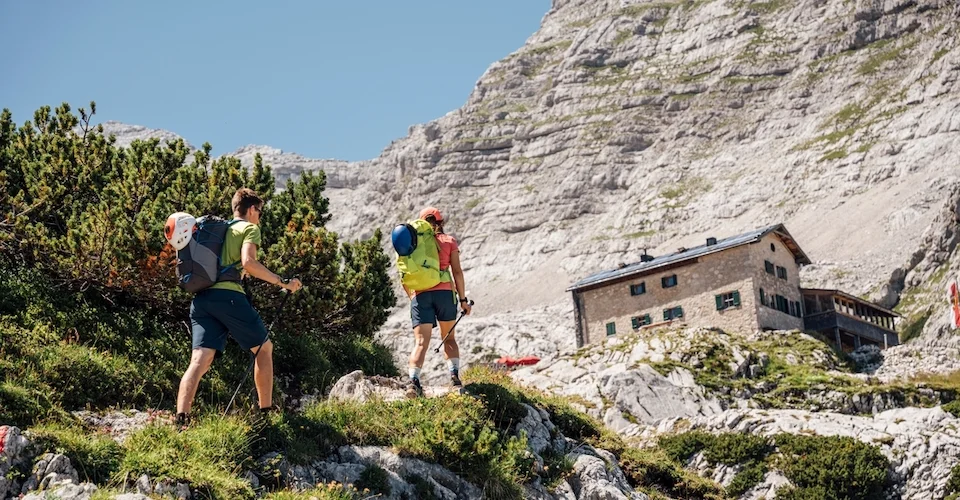Hütten buchen über www.alpenvereinaktiv.com | © DAV/Julian Rohn Aufstieg zur Hütte | © DAV/Julian Rohn