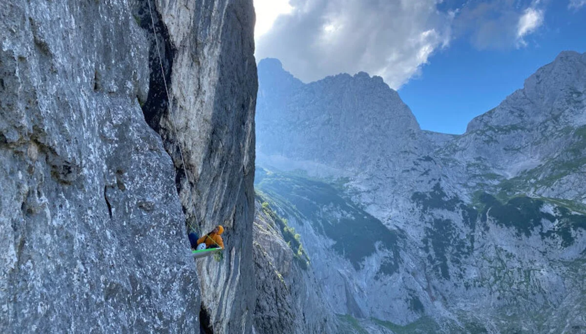 Die schwarze Wand | © Hannah Bär