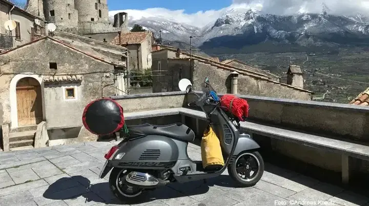 Stilecht mit der Vespa unterwegs in Apulien, Kalabrien und Sizilien | © Andreas Kreutz